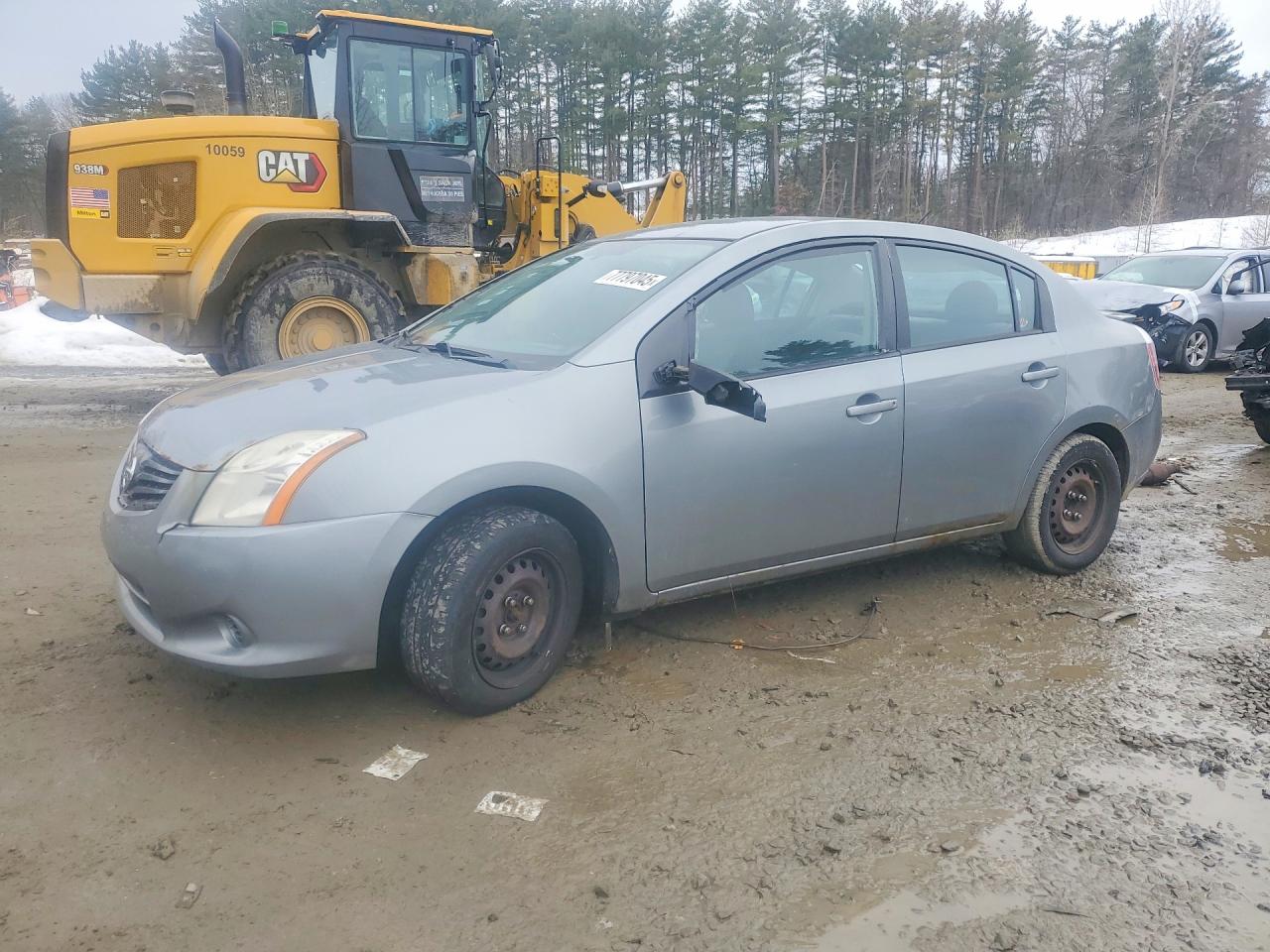 Salvage Nissan Sentra Image
