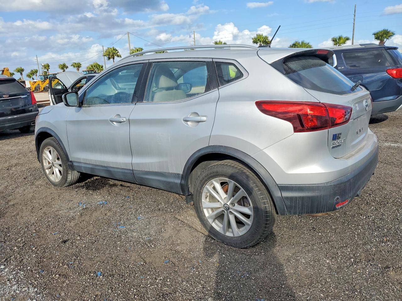 Nissan Rogue S