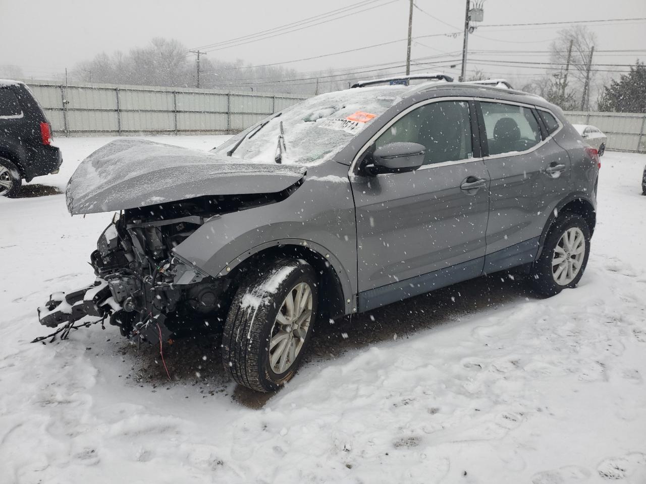 Salvage Nissan Rogue Image
