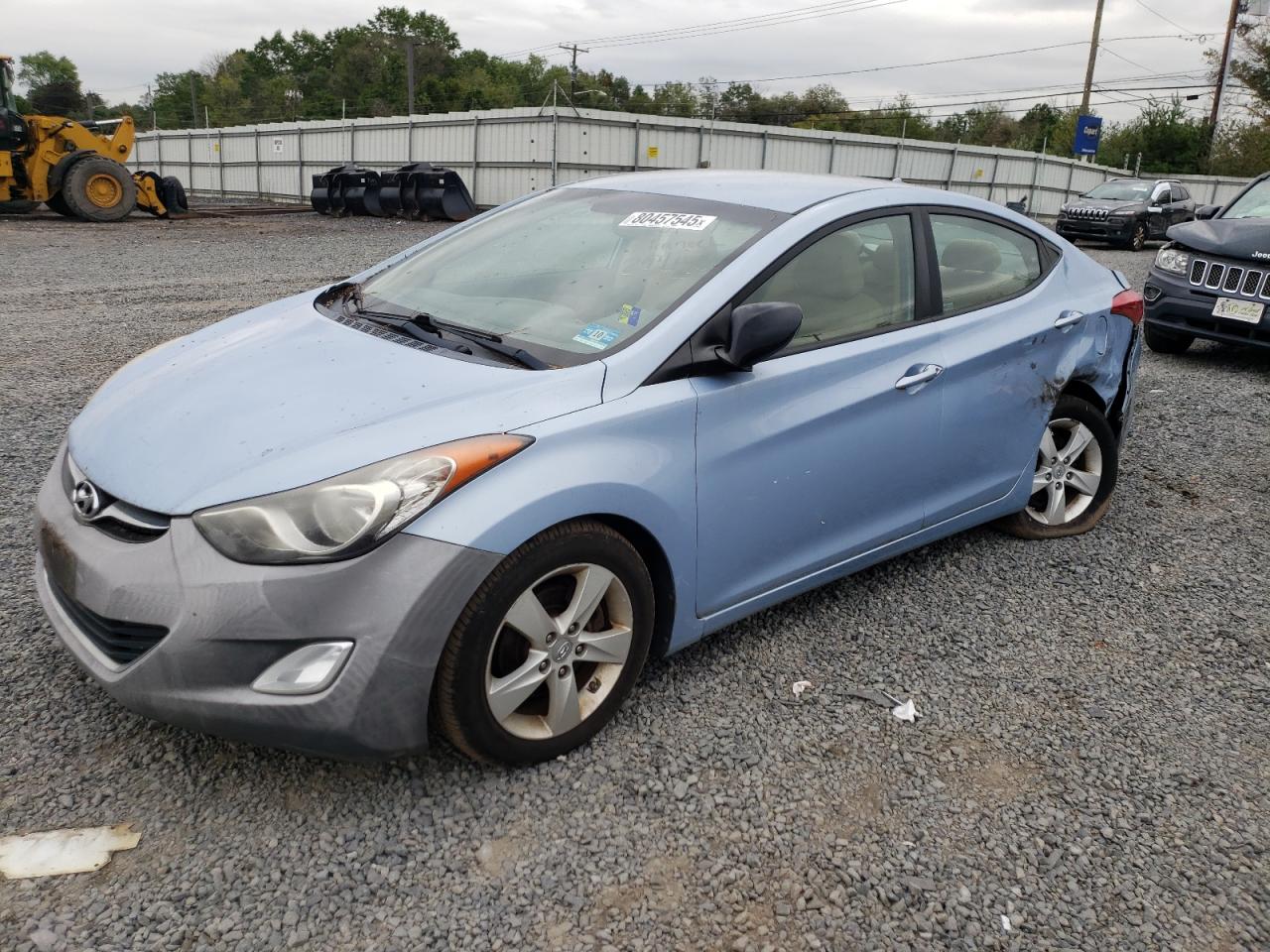Salvage Hyundai ELANTRA Image