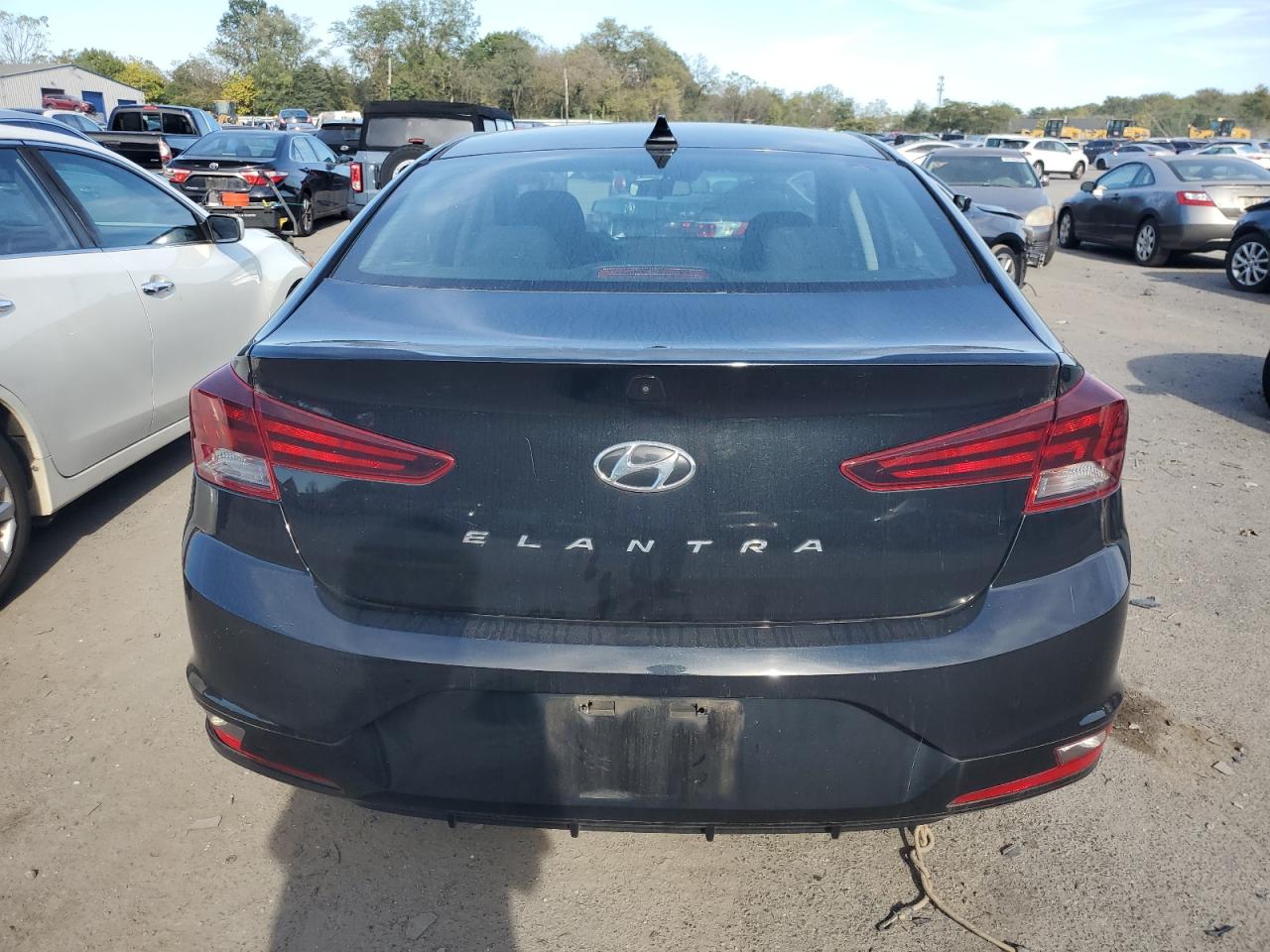 Hyundai ELANTRA Sel