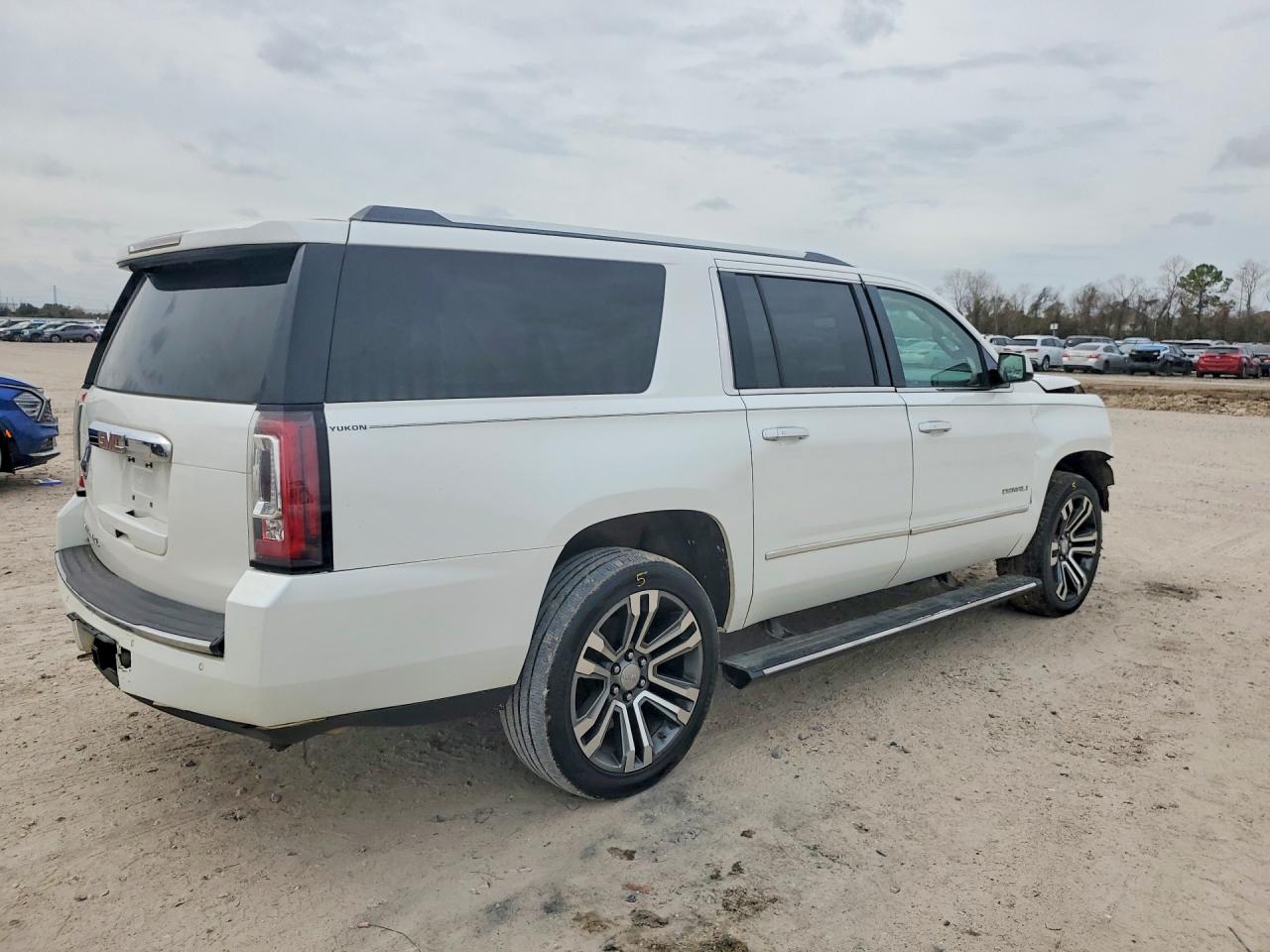GMC Yukon Denali