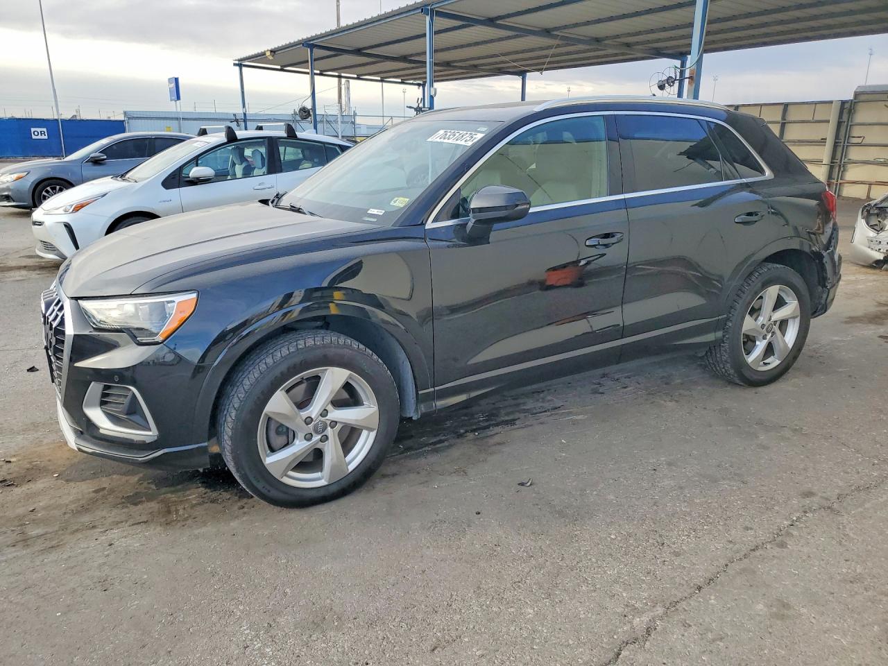 Salvage Audi Q3 Image