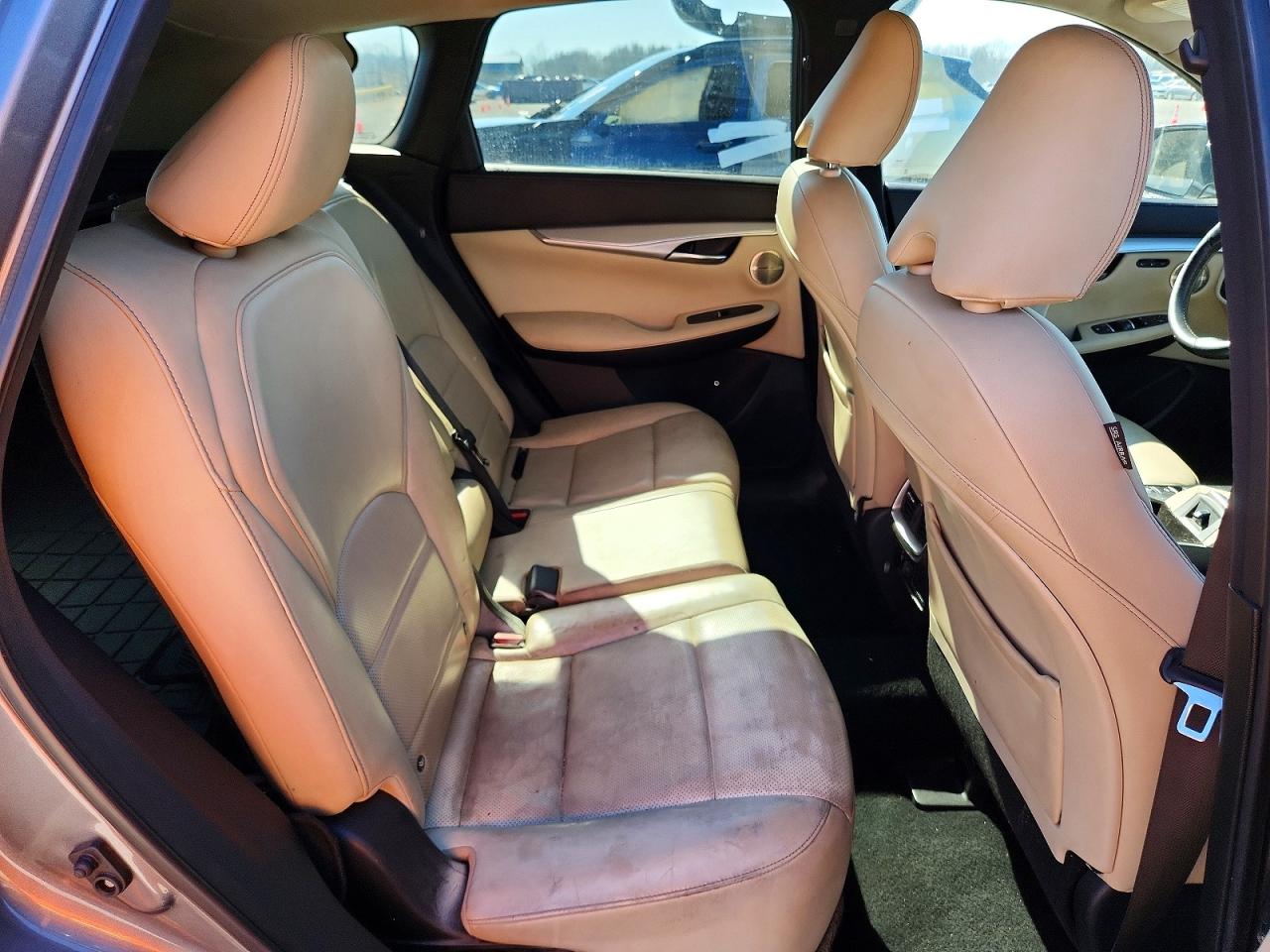 INFINITI Qx Essential