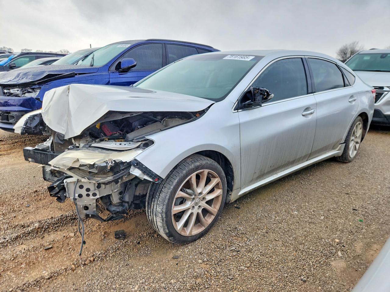 Salvage Toyota Avalon Image