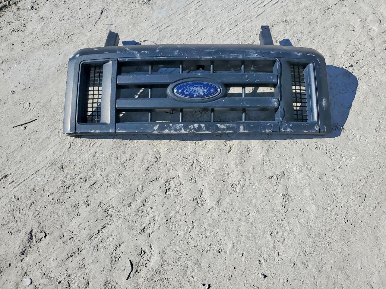 Ford Econoline E250 Van