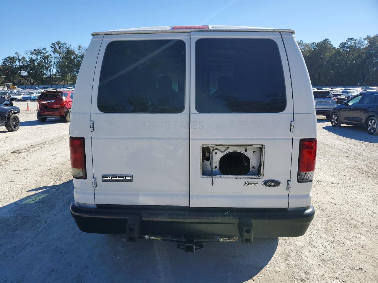 Ford Econoline E250 Van