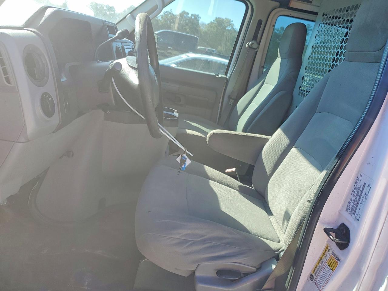 Ford Econoline E250 Van