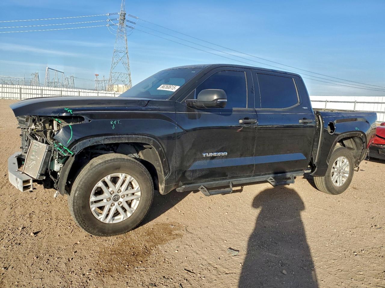 Salvage Toyota Tundra Image