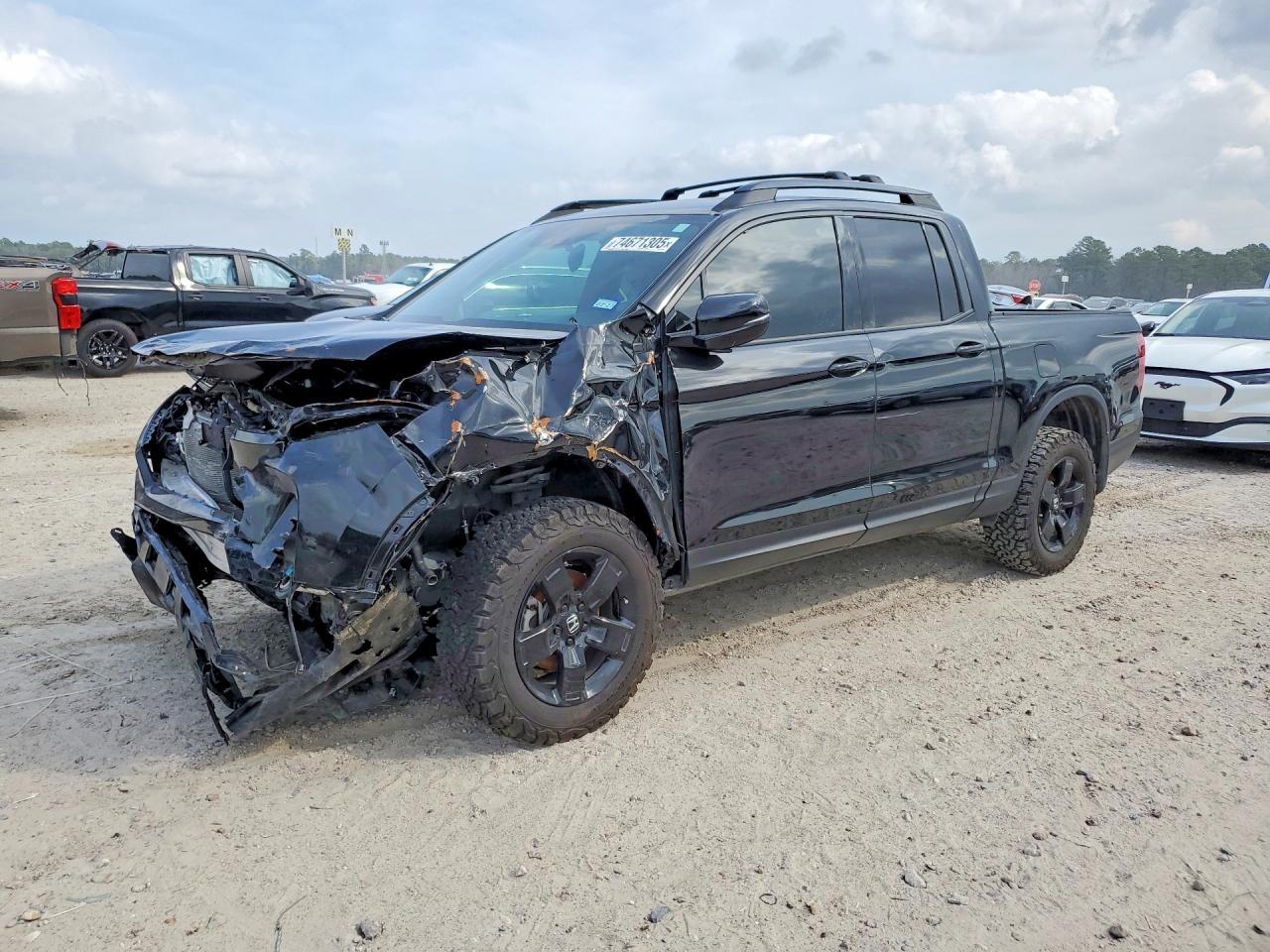 Salvage Honda Ridgeline Image