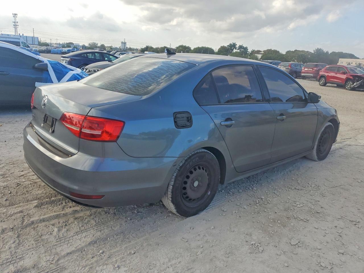 Volkswagen Jetta Base