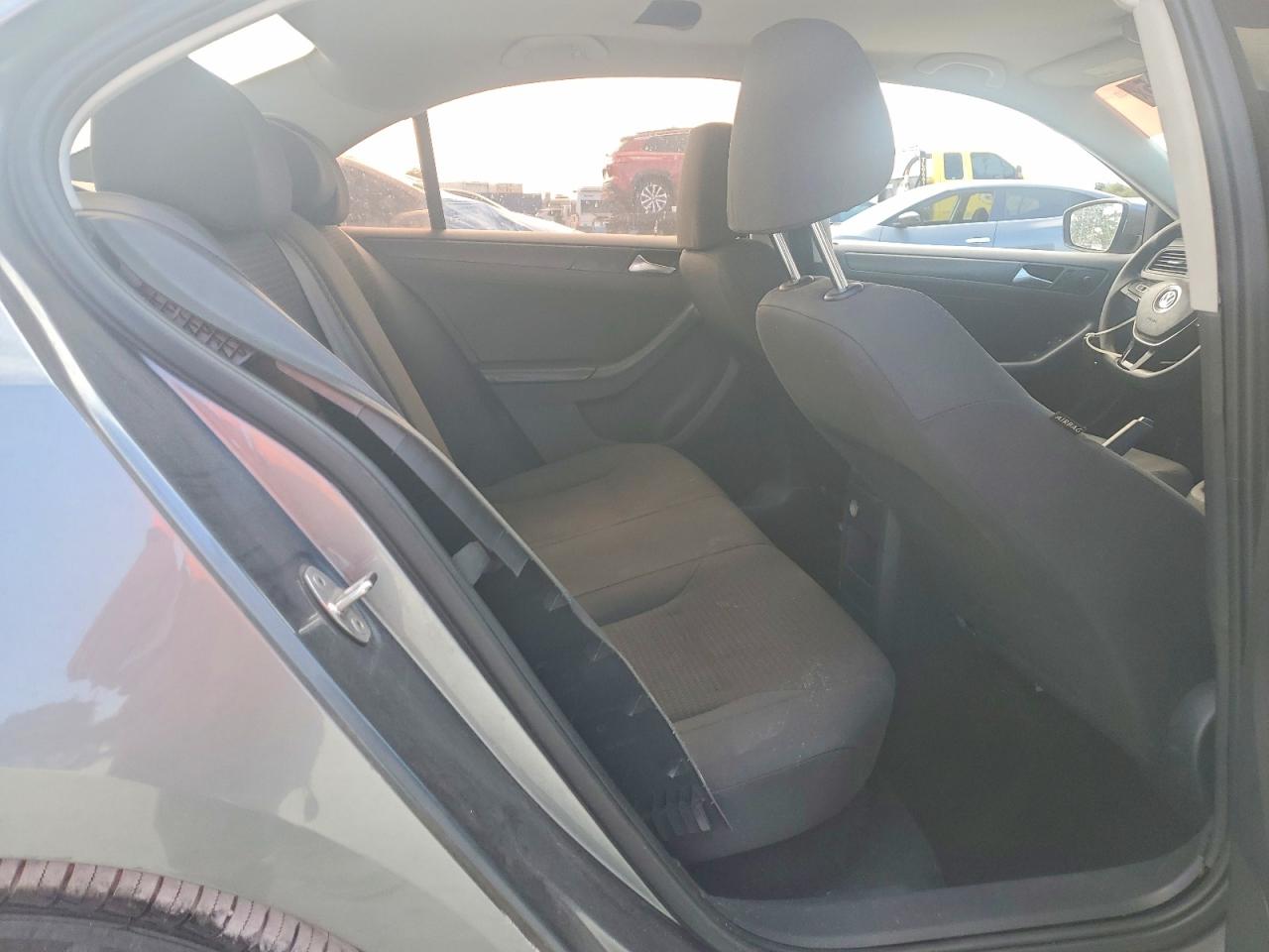 Volkswagen Jetta Base