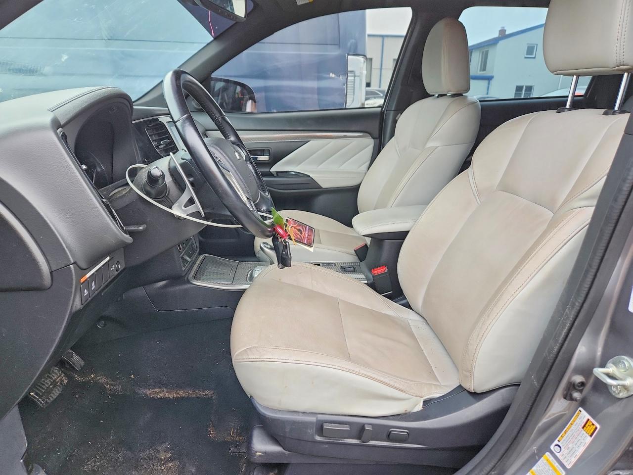 Mitsubishi Outlander 650