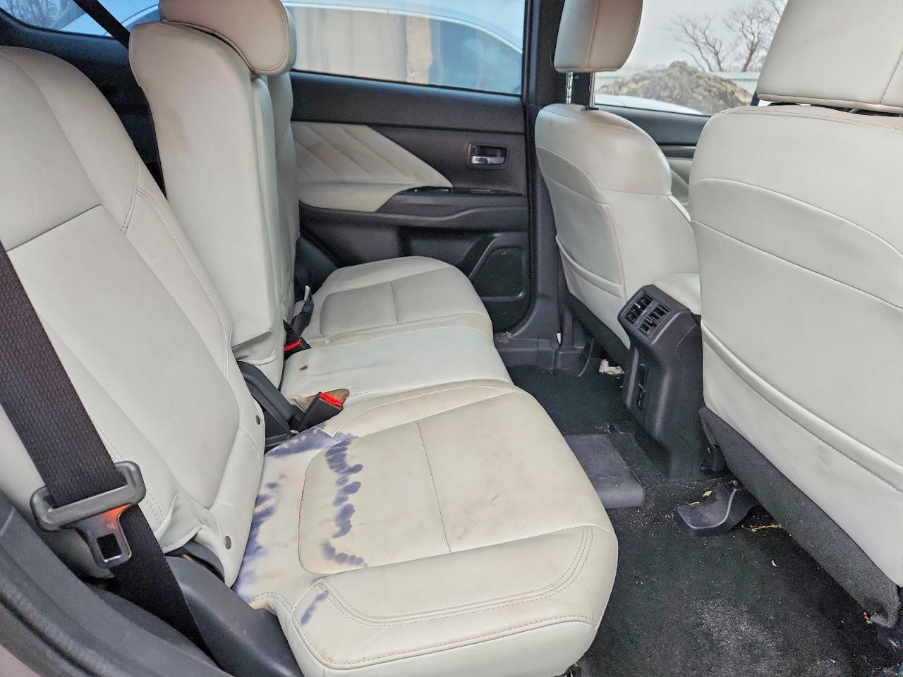 Mitsubishi Outlander 650