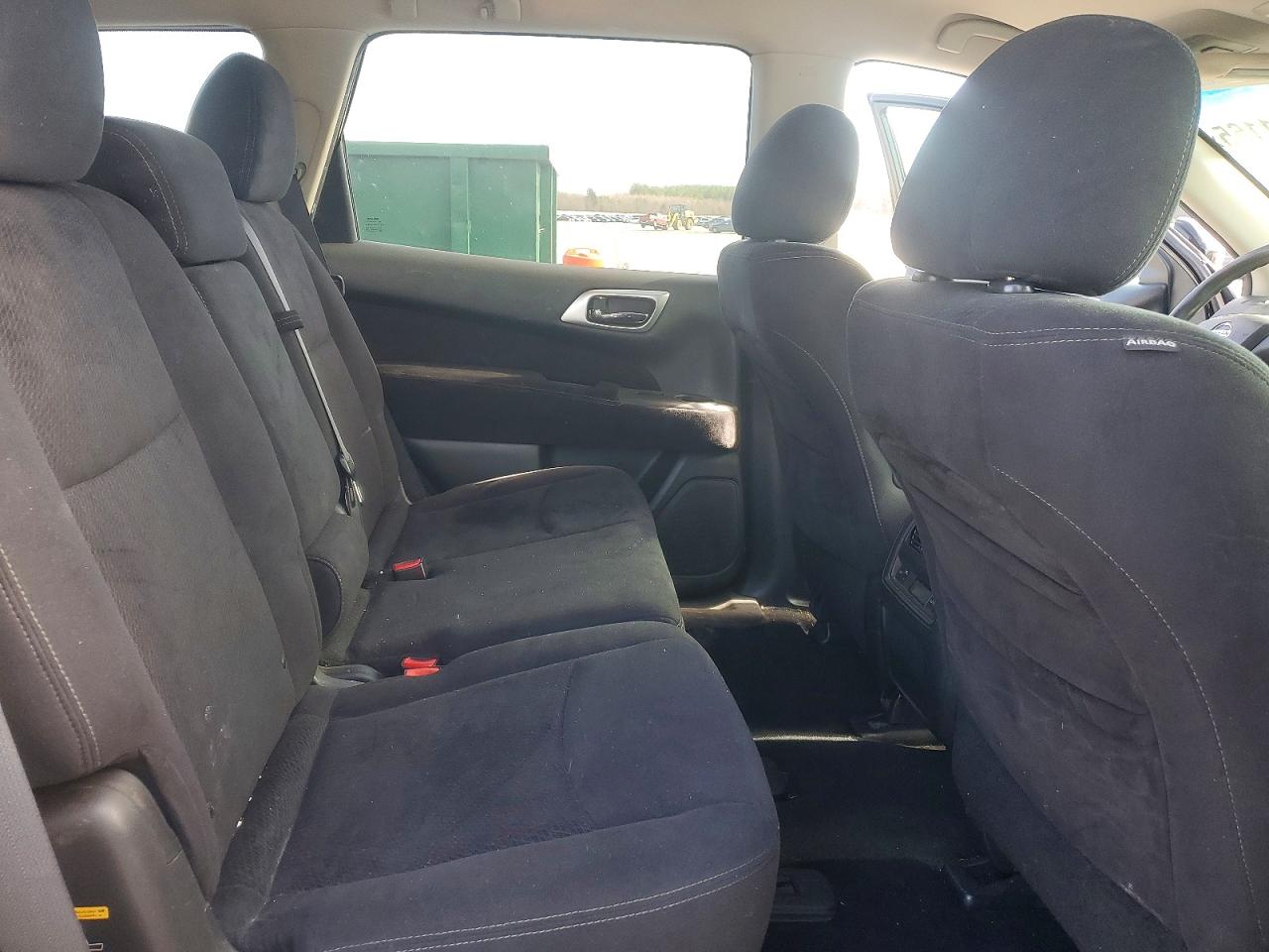 Nissan Pathfinder S