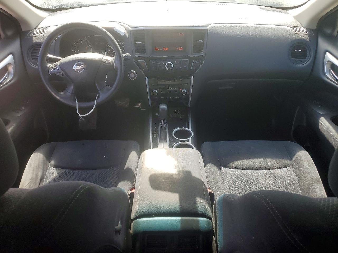 Nissan Pathfinder S