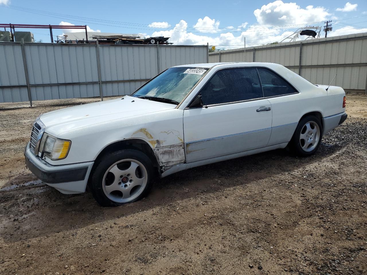 Salvage Mercedes-Benz 300-Class Image