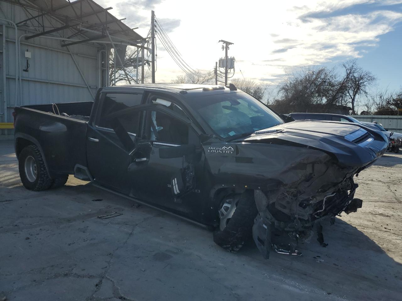Salvage Chevrolet Silverado Image