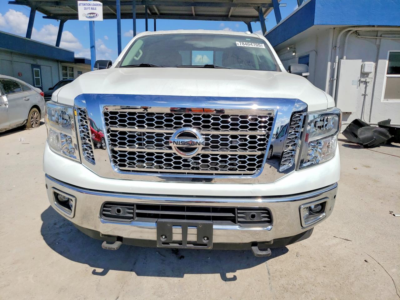 Nissan Titan Sl