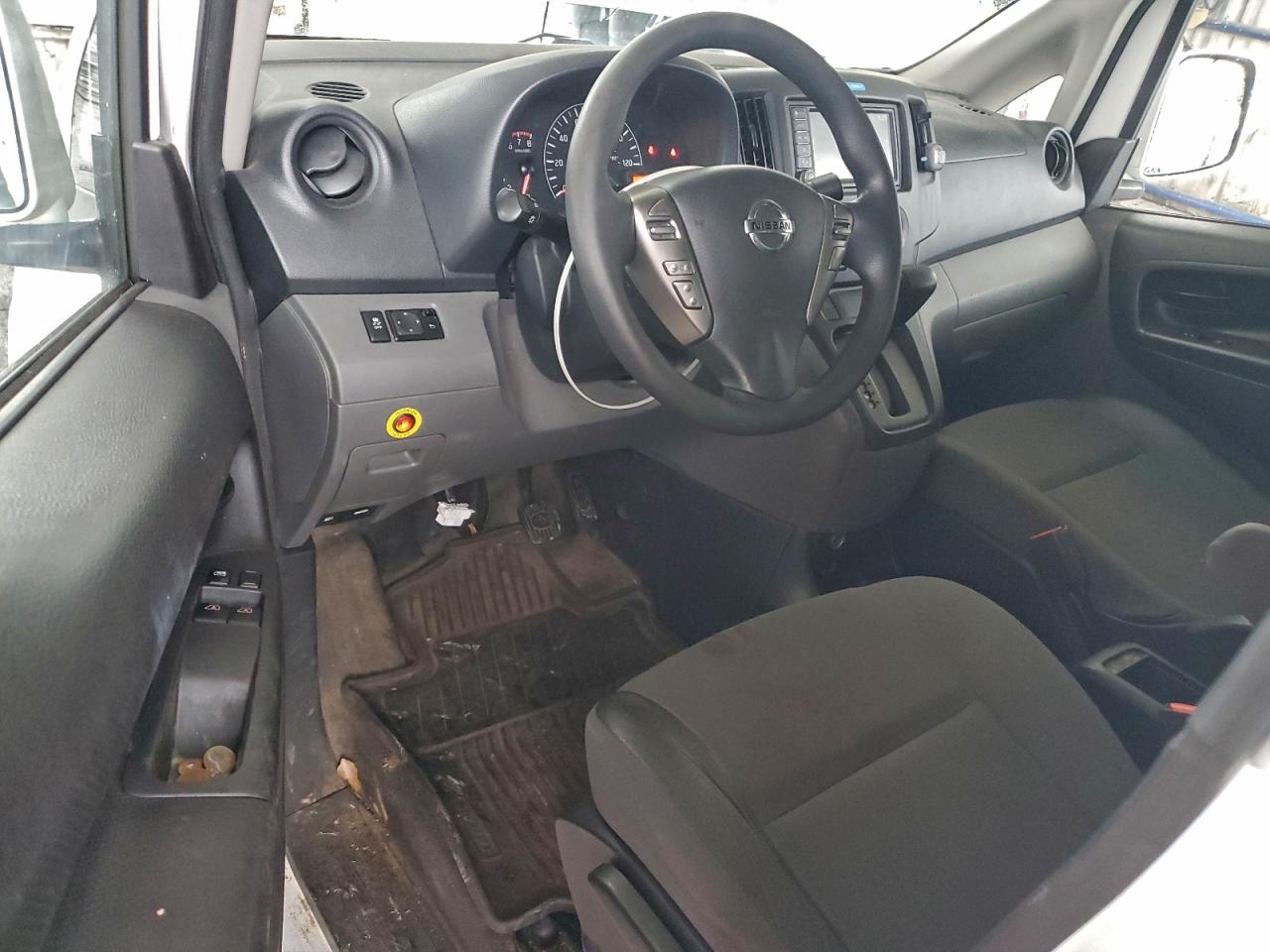Nissan Nv