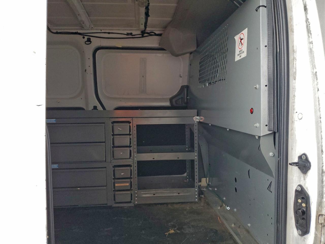 Nissan Nv