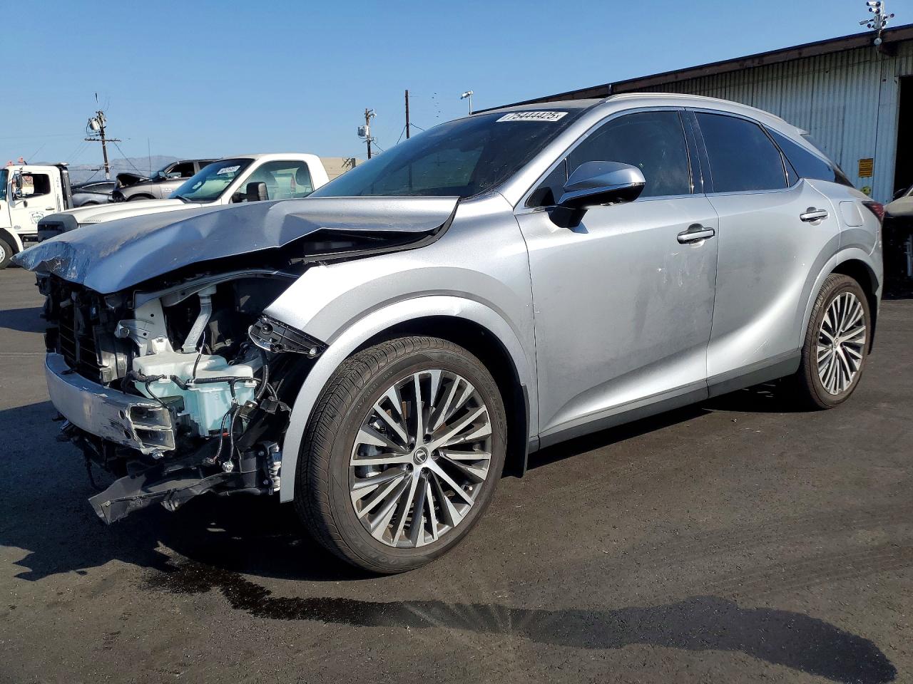 Salvage Lexus RX Image