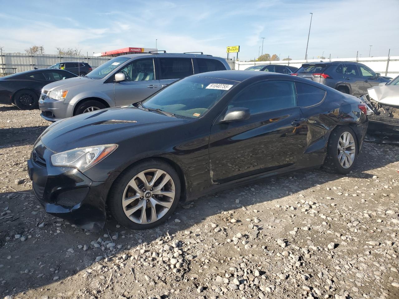 Salvage Hyundai Genesis Image