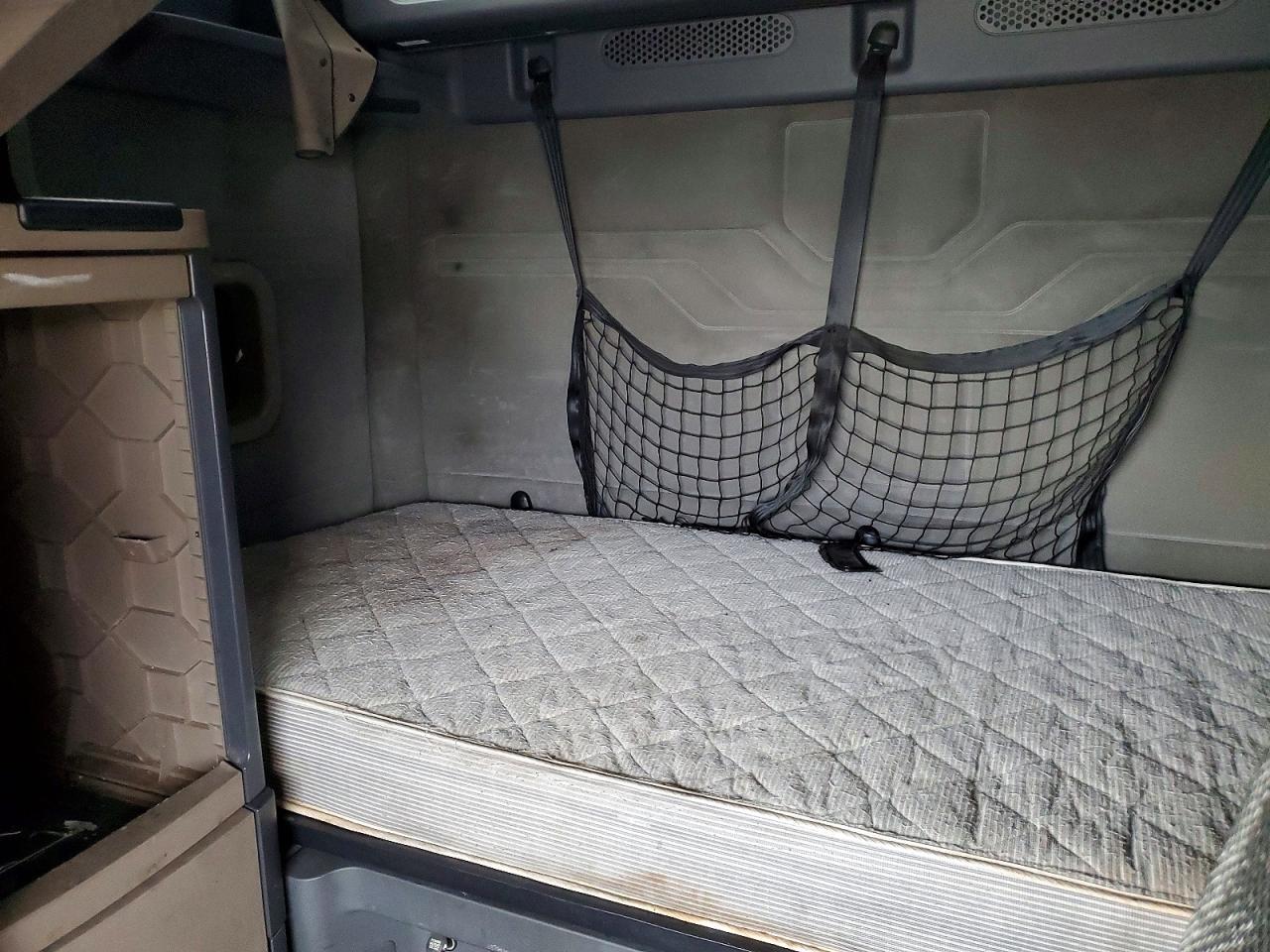 Freightliner Cascadia 1