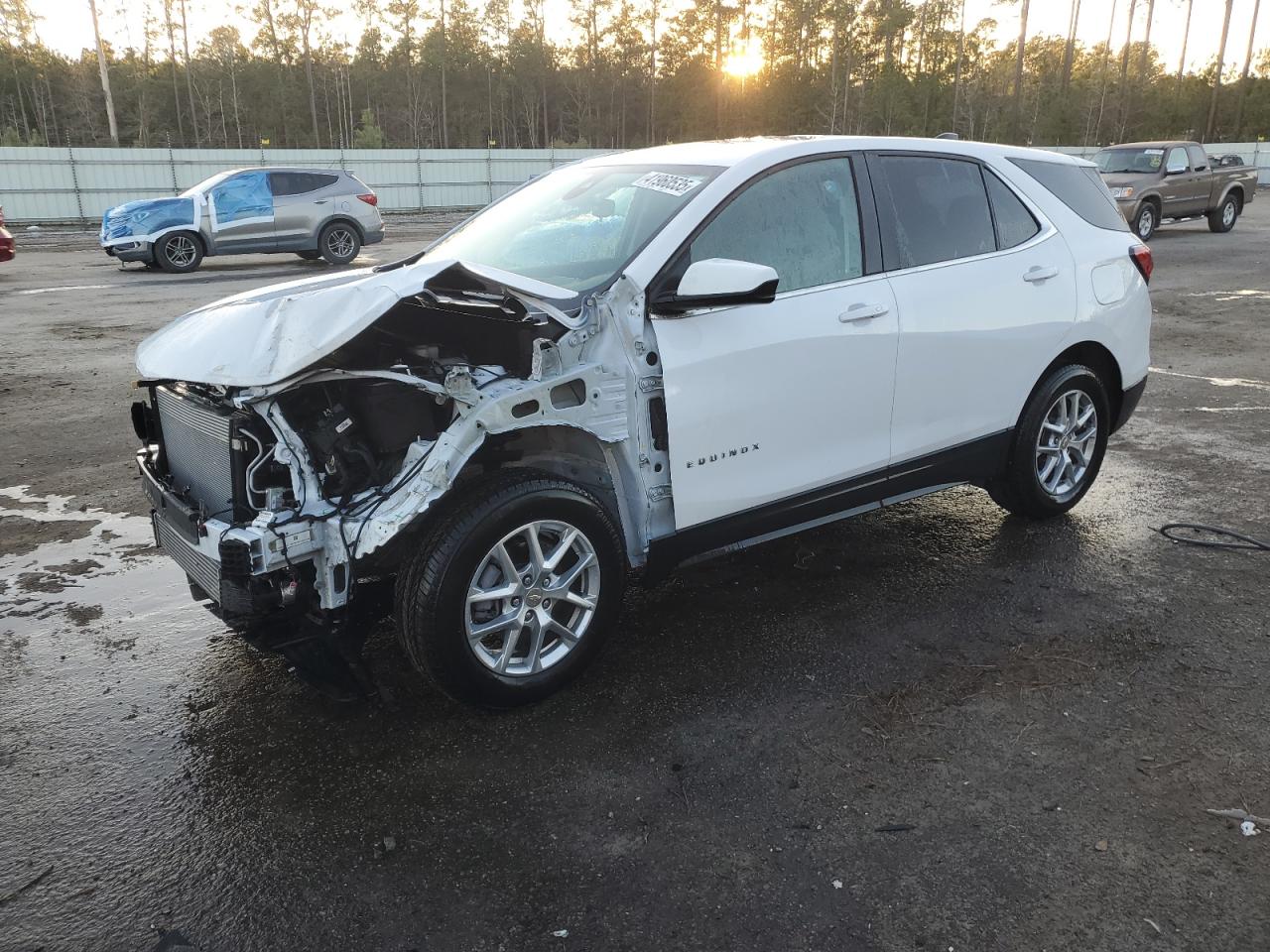 Salvage Chevrolet Equinox Image