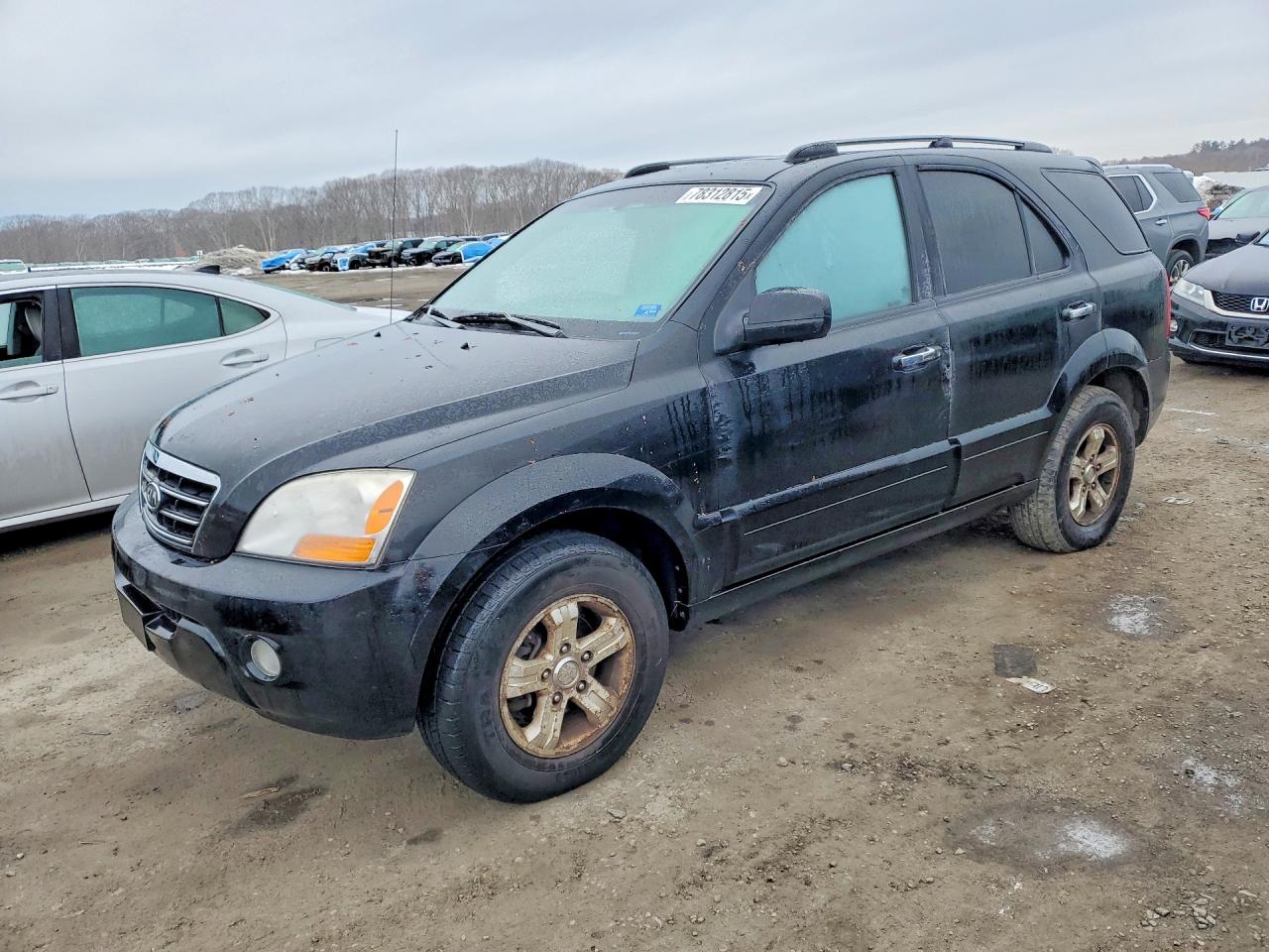 Salvage Kia Sorento Image
