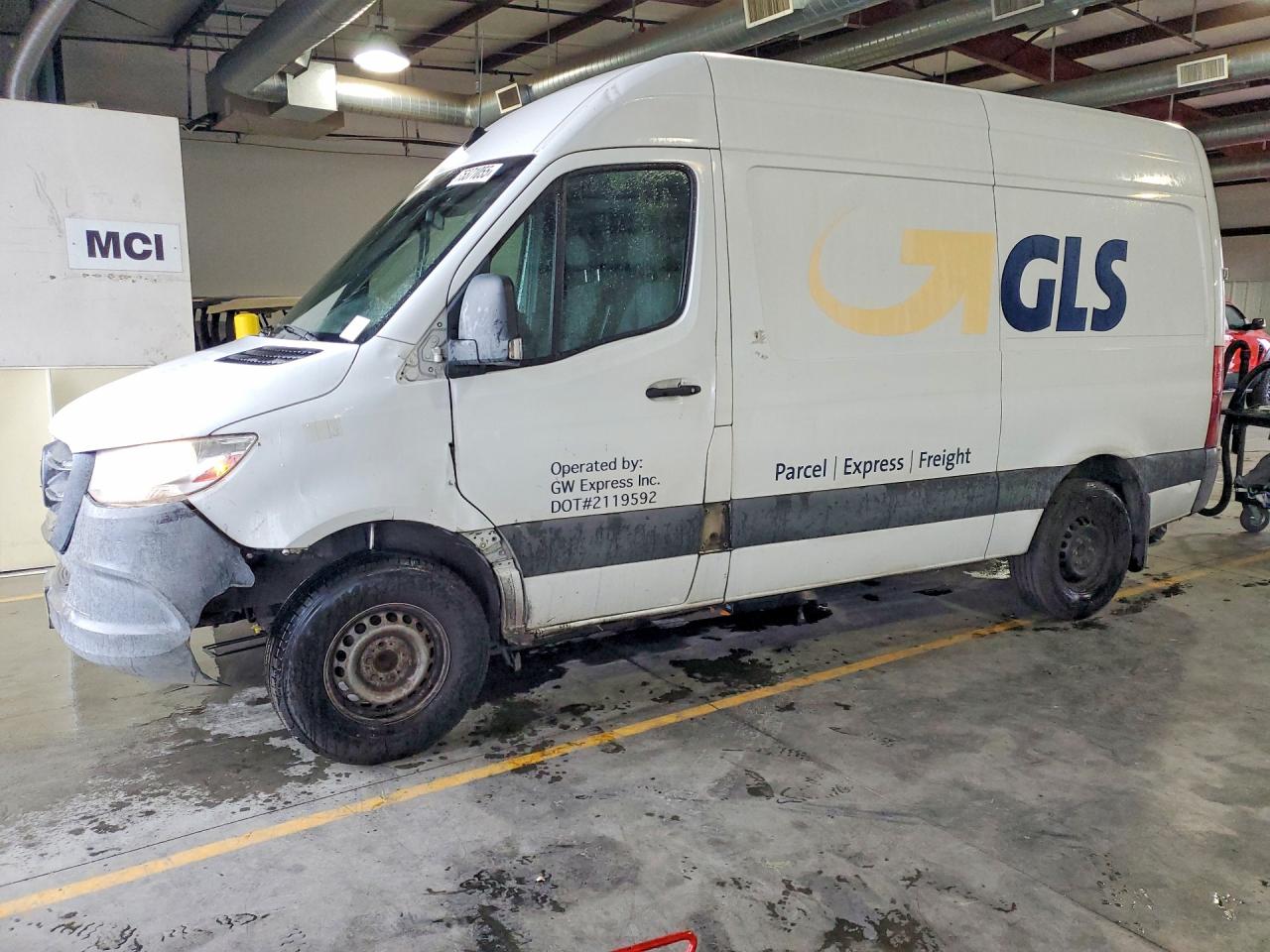 Salvage Mercedes-Benz Sprinter Image