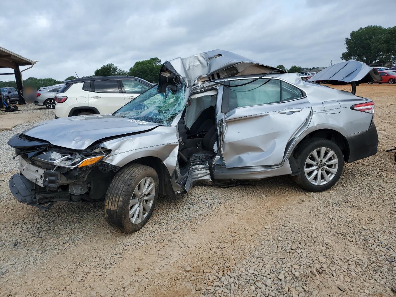 Salvage Toyota Camry Image