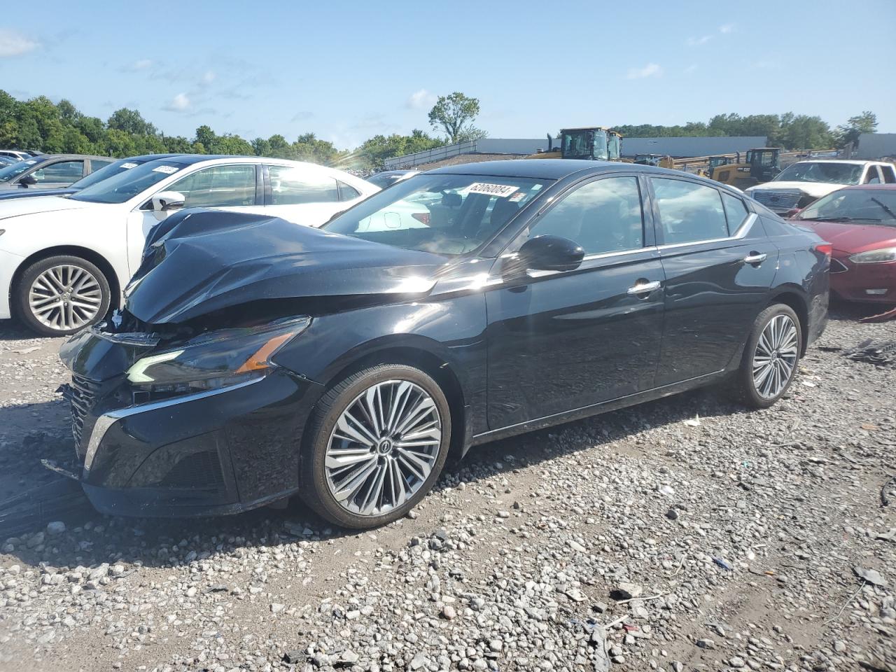 Salvage Nissan Altima Image