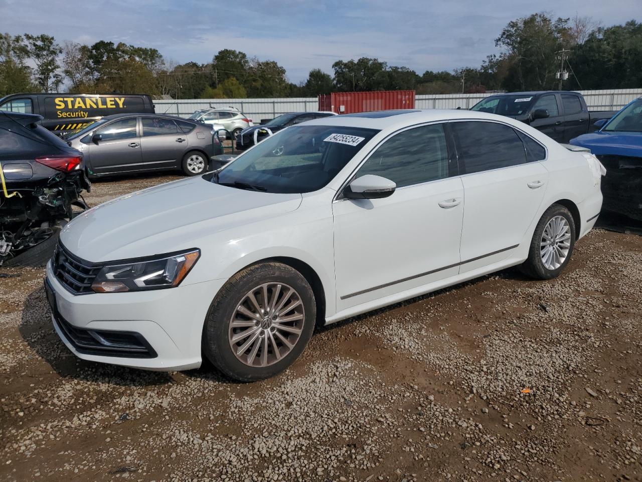 Salvage Volkswagen Passat Image