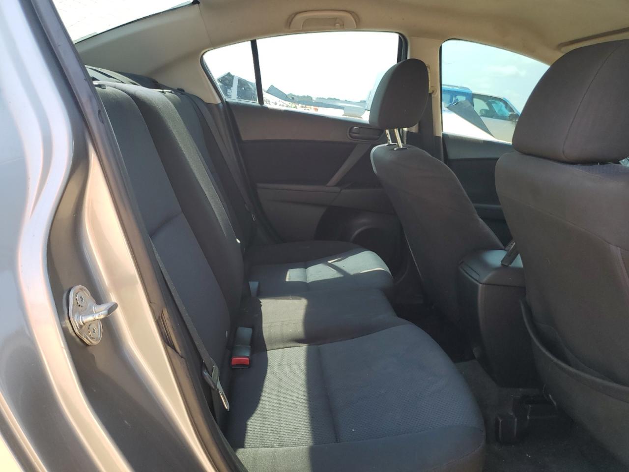 Mazda 3 I
