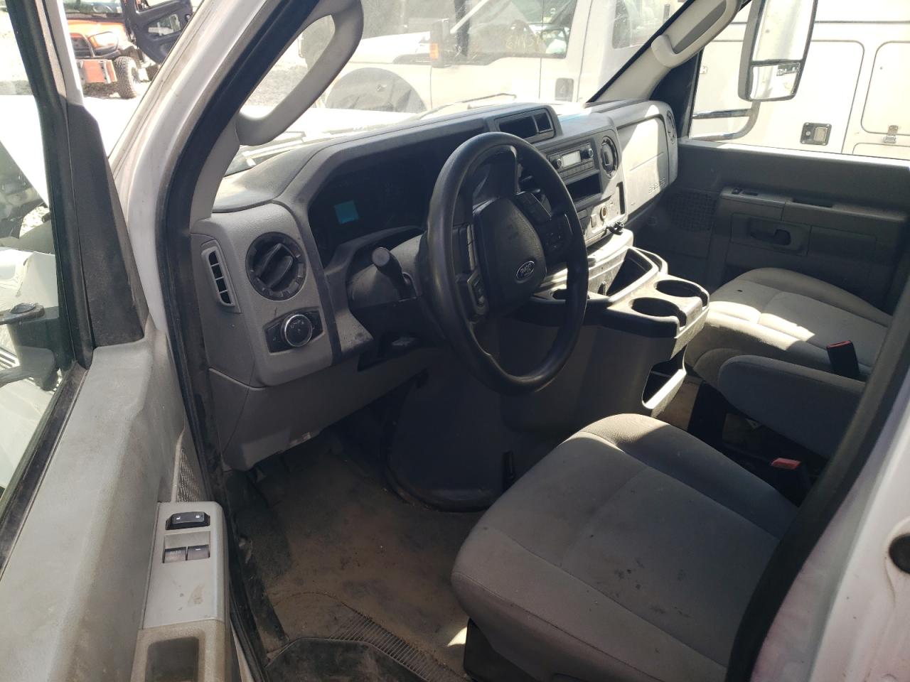 Ford Econoline E350 Super Duty Van