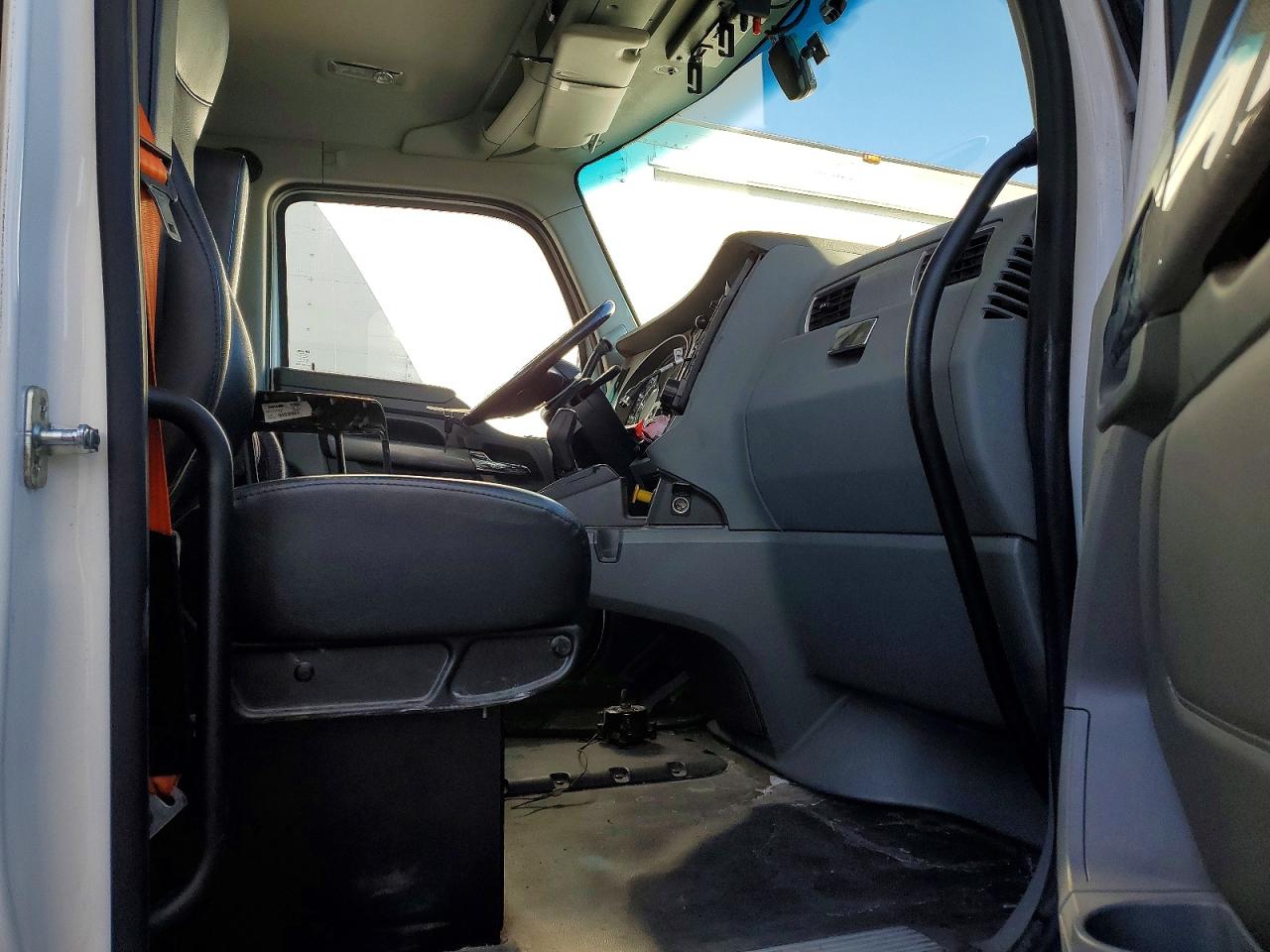 Salvage Kenworth T680 Image