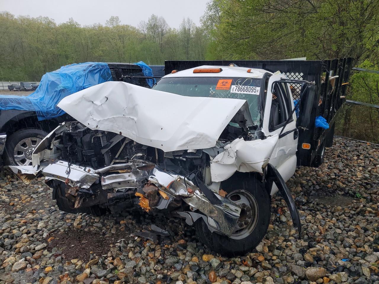 Salvage Chevrolet Silverado Image