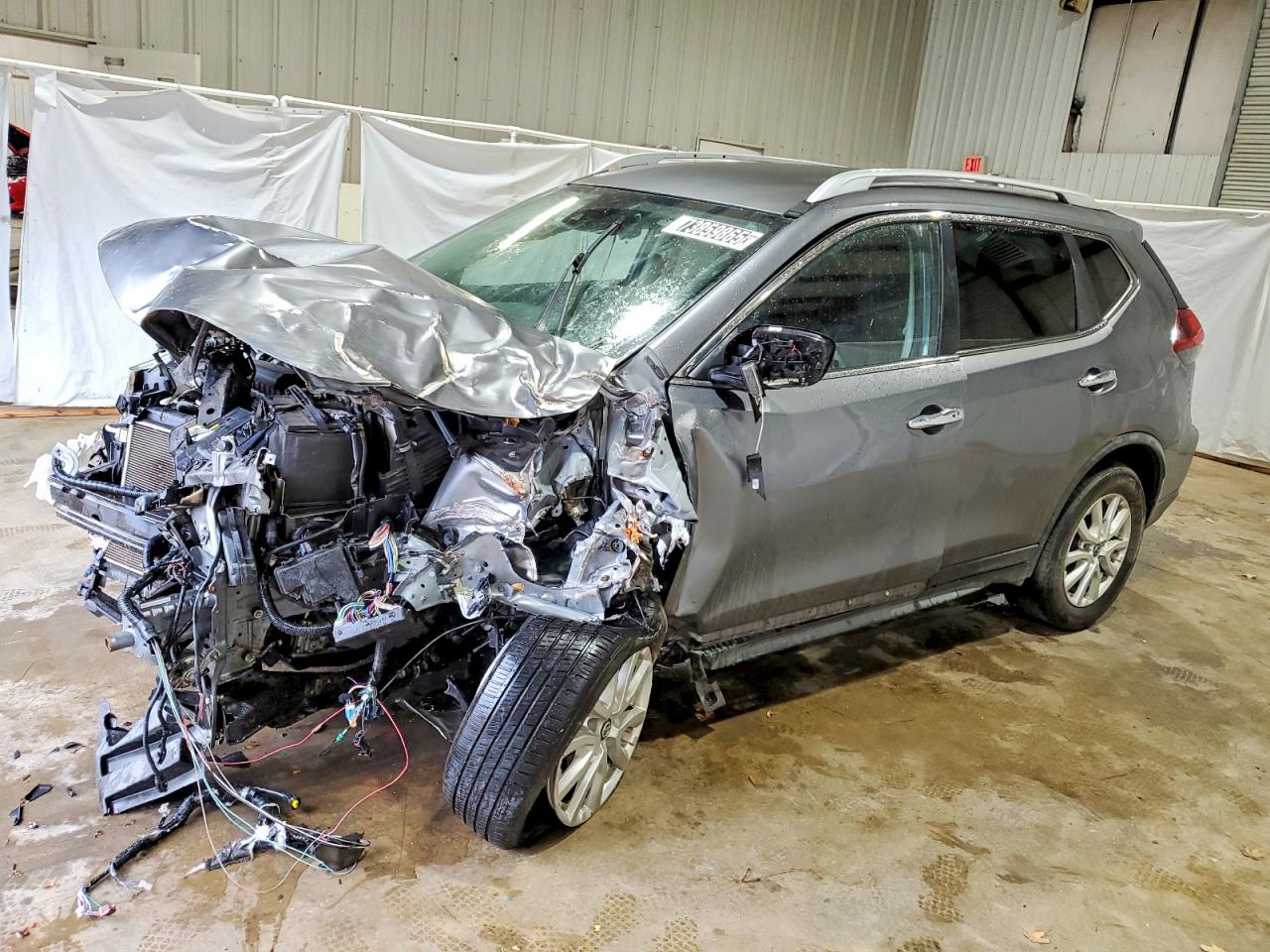 Salvage Nissan Rogue Image