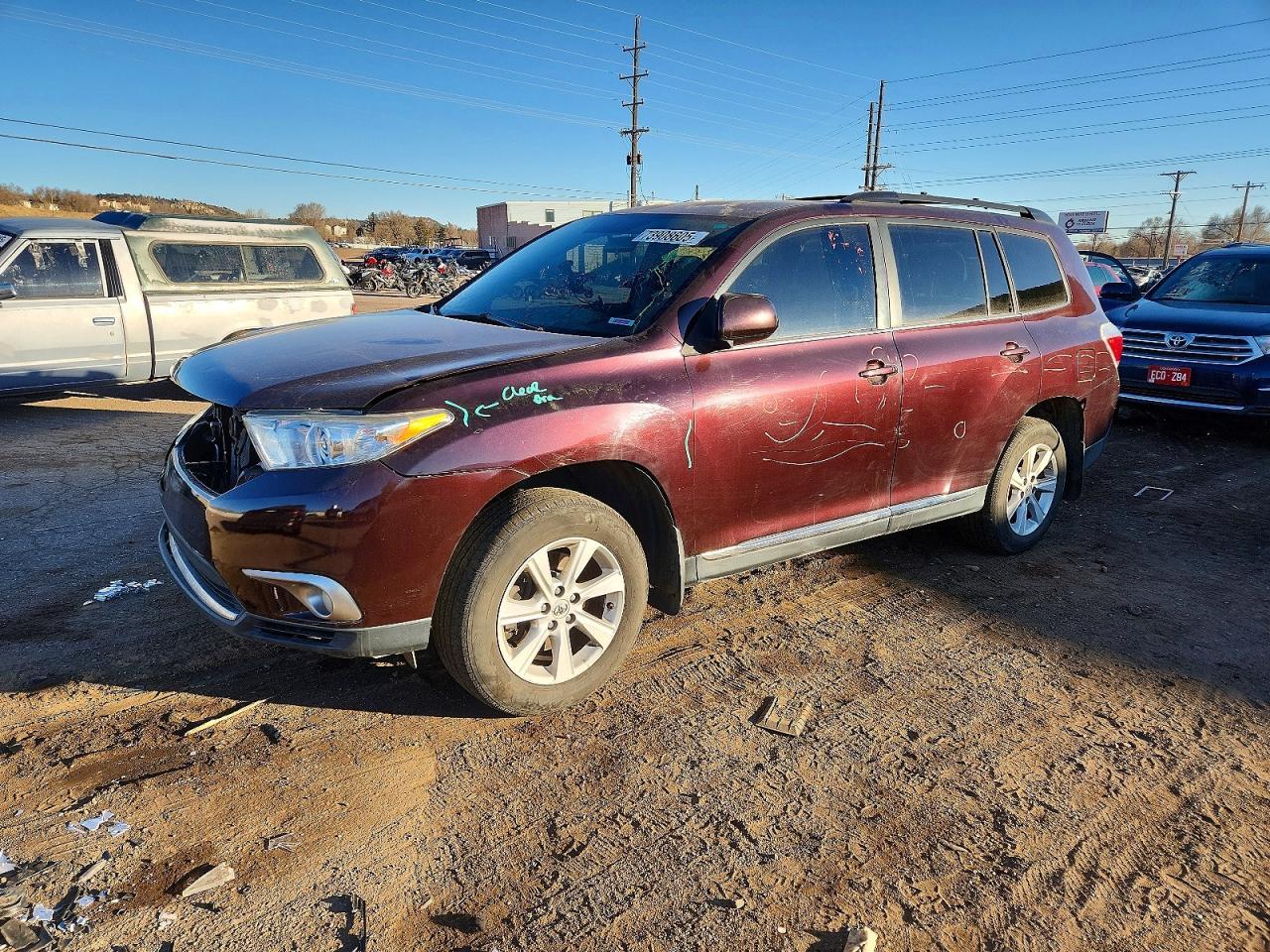 Salvage Toyota Highlander Image