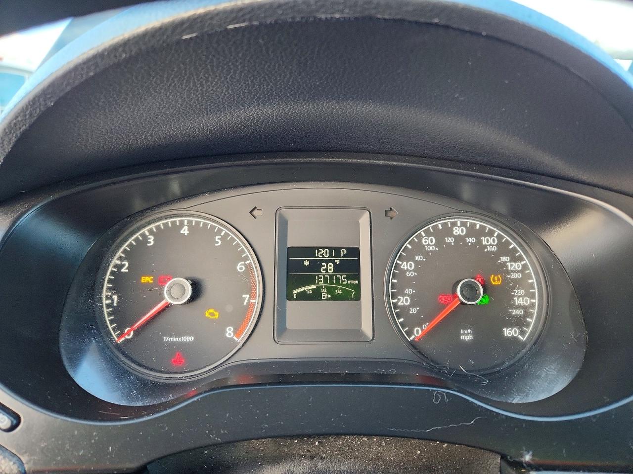 Volkswagen Jetta Base