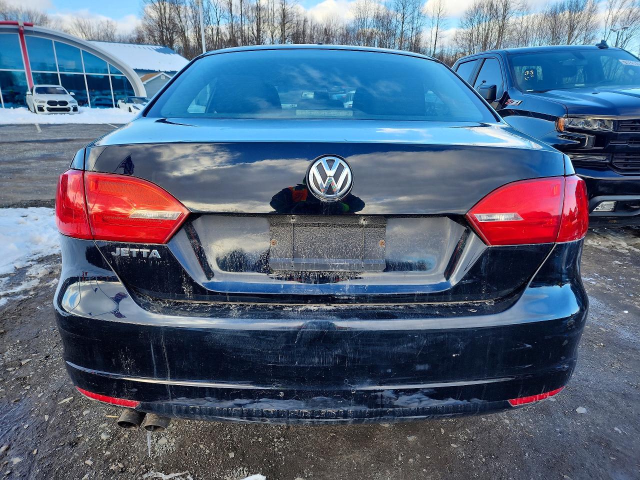 Volkswagen Jetta Base