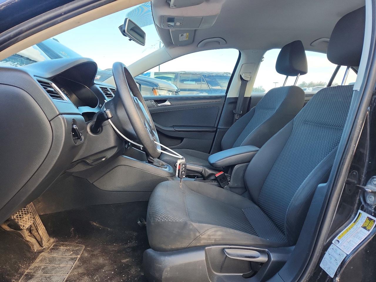 Volkswagen Jetta Base