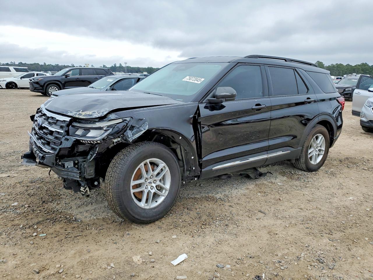 Salvage Ford Explorer Image