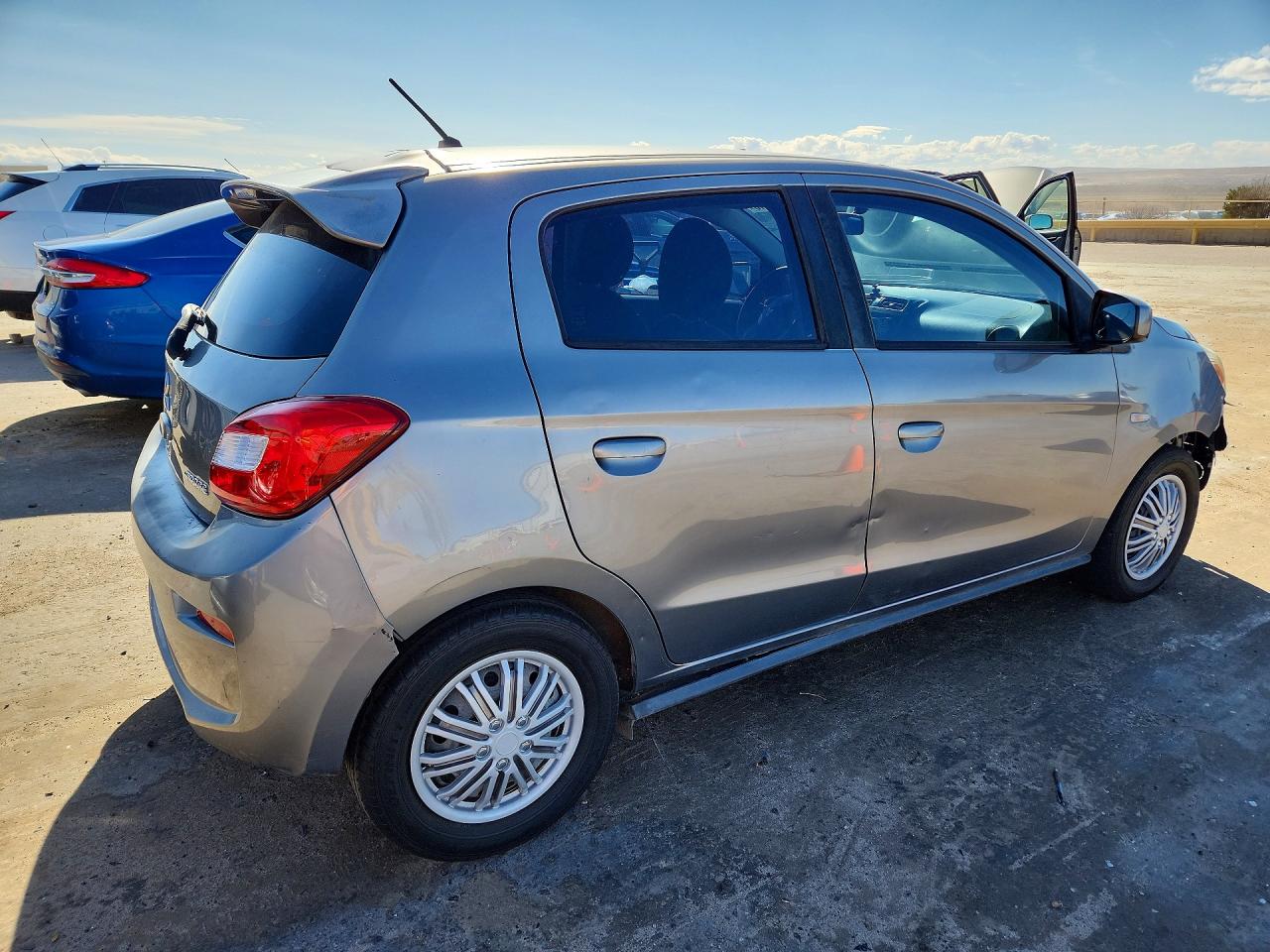 Mitsubishi Mirage Es