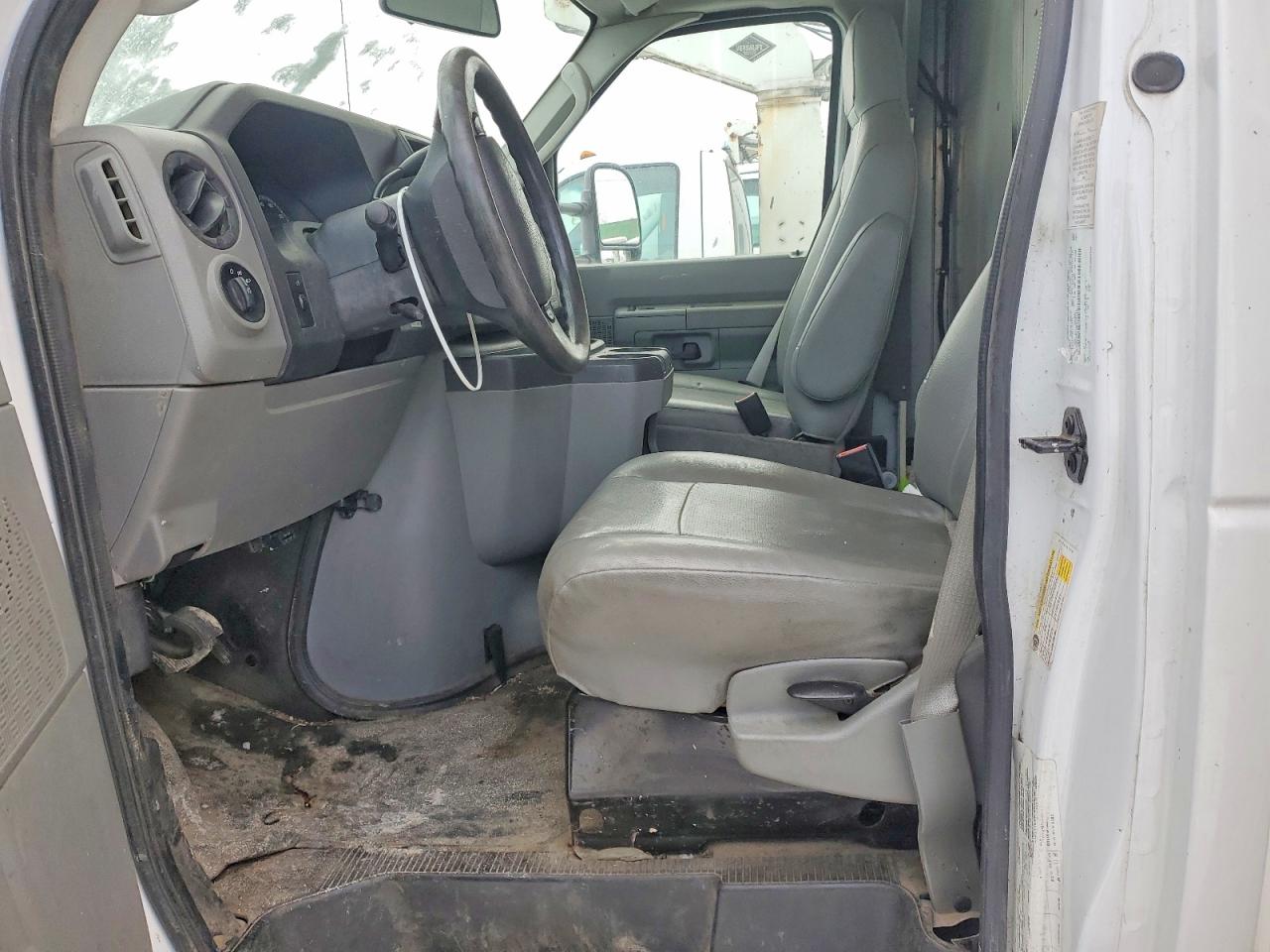 Ford Econoline E350 Super Duty Van