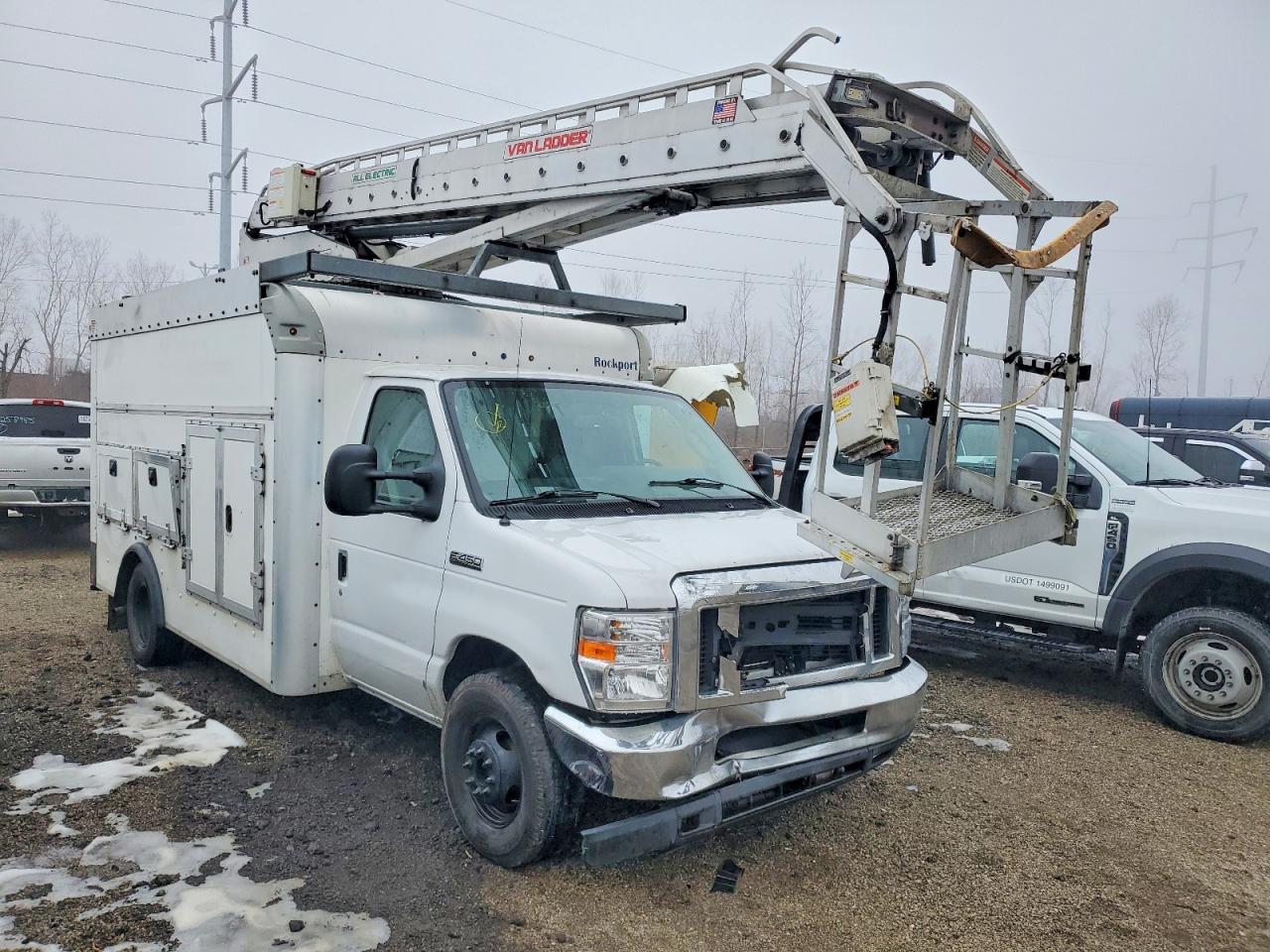 Salvage Ford Econoline Image
