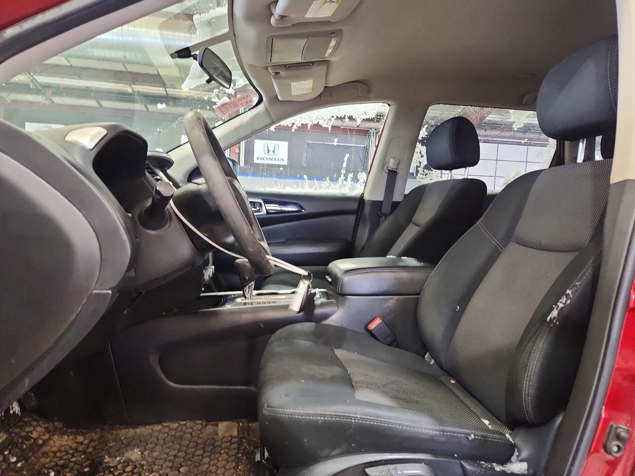 Nissan Pathfinder S