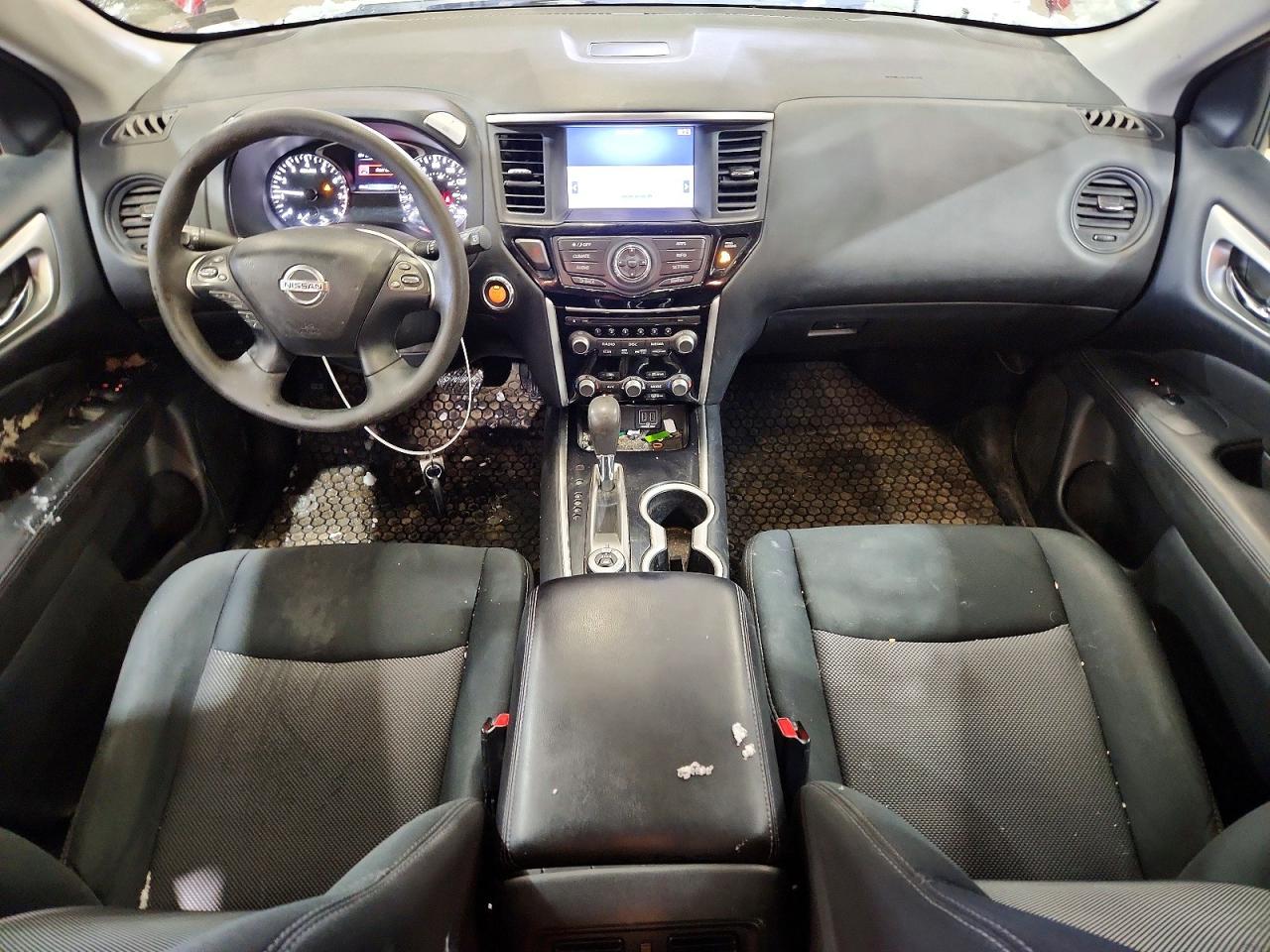 Nissan Pathfinder S