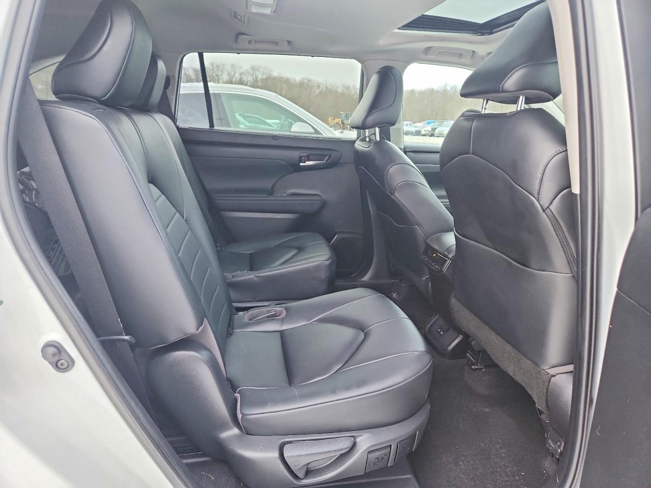 Toyota Highlander L